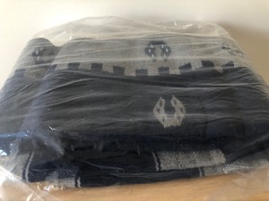 lot 275 image: Blanket