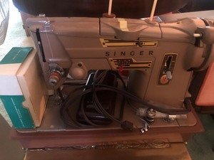 lot 240 image: Singer Sewing Machine