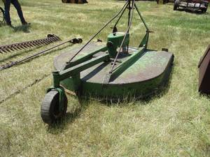 John Deere Mower. (Mower attaches to John Deere Tractor in Lot # 4.)