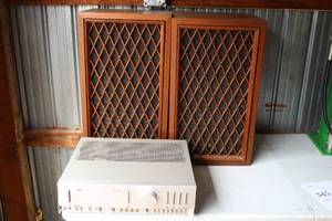 JVC A-X5 Stereo Integrated Amplifier with (2) Bookshelf Speakers