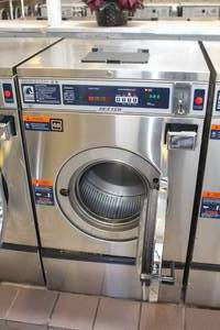 lot 5 image: Dexter Thoroughbred 300 WCAD20KCB-10US Commercial Double Load Washer