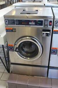 lot 6 image: Dexter Thoroughbred 300 WCAD20KCB-10US Commercial Double Load Washer