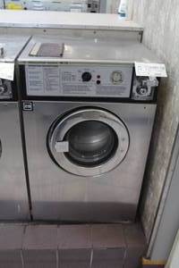 lot 17 image: Wascomat Junior W74 986200181 Commercial Double Loader Washer
