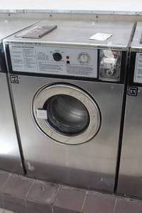 lot 19 image: Wascomat Junior W74 986200181 Commercial Double Loader Washer