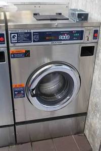 lot 31 image: Dexter Thoroughbred 300 WCAD20KCB-10US Commercial Double Load Washer
