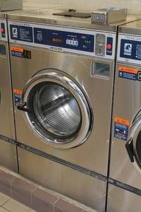 lot 44 image: Dexter Thoroughbred 400 WCAD30KCS-12 Commercial Triple Load Washer