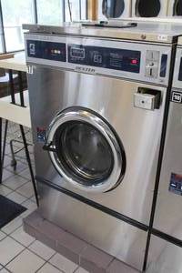 lot 49 image: Dexter Thoroughbred 900 WCN55AEK Commercial Mega Load Washer