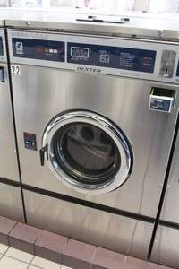 lot 52 image: Dexter Thoroughbred 900 WCN55AEK Commercial Mega Load Washer