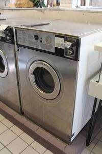 lot 54 image: Wascomat Senior W124 986210023 Commercial Triple Load Washer