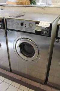lot 55 image: Wascomat Senior W124 986210023 Commercial Triple Load Washer