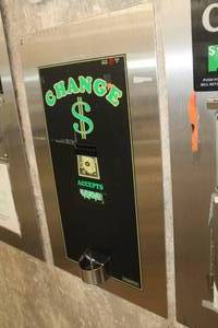 lot 76 image: American Changer Corp AC2005 Commercial Coin Changer