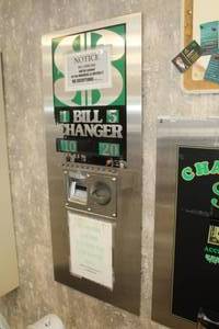 lot 77 image: Rowe BC-1400 Commercial Bill Changer