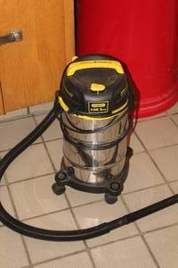 lot 84 image: Stanley 5-Gallon WetDry Shop Vacuum