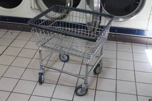 lot 106 image: Commercial Laundry Cart
