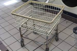 lot 107 image: Commercial Laundry Cart