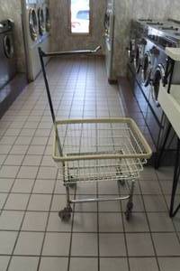 lot 114 image: Commercial Laundry Cart w Rack