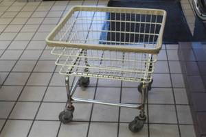lot 115 image: Commercial Laundry Cart