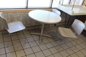 lot 123 image: Pedestal Table with (3) MetalPlastic Conference Chairs