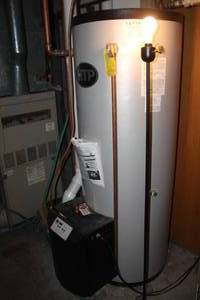 lot 133 image: 2016 HTP Advanced Heating and Hot Water Systems PH199-119005019 Natural Gas Hot Water Heater