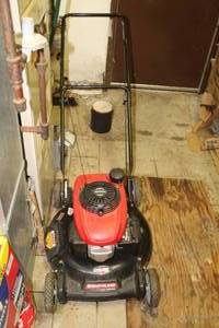 lot 154 image: Southland Cyclonic Force SM2119 Honda Push Lawn Mower