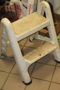 lot 159 image: Plastic Step-Up 2-step