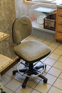 lot 170 image: Rolling Office Chair