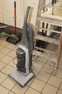 lot 181 image: Kenmore Quick Clean Household Canister Upright Vacuum