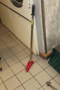 lot 184 image: 8 Adjustable Razor Floor Scraper with Blade