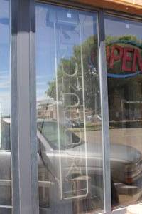 lot 188 image: Neon LAUNDROMAT Sign