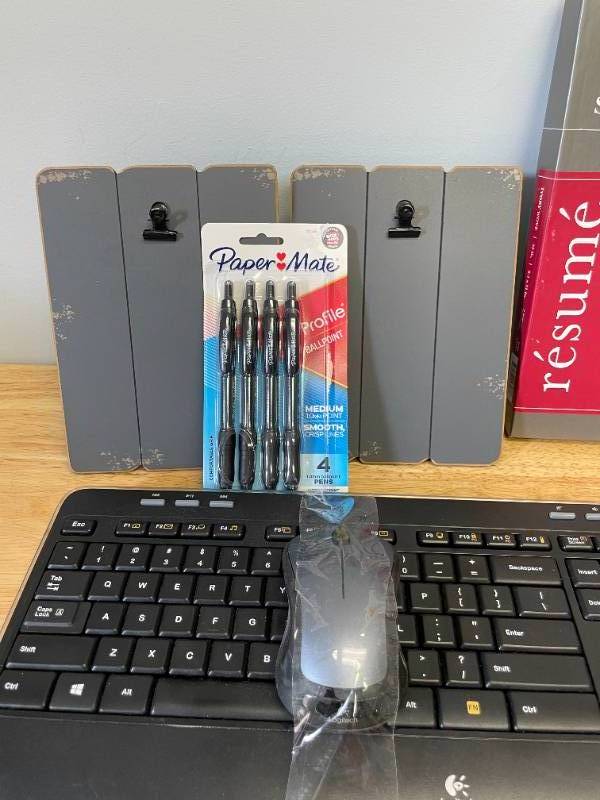 lot 83 image: Lot of Various Office Supplies