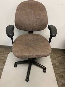 lot 5 image: Adjustable Office Chair and Floor Protector