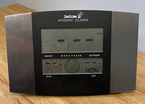 lot 74 image: SkyScan DesktopWall Hanging Atomic Clock