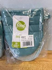 lot 24 image: 2 Food Network Flexible Aqua Oven Mitts w Sweet Corn Set