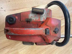 lot 76 image: Little Jon Gas Powered Chainsaw.