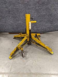 lot 48 image: Hydraulic Airplane Jack  -  Stands about 23 Closed - NO SHIPPING