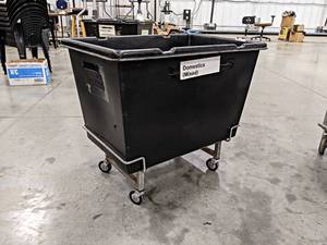 lot 82 image: Rolling Poly Bin - Measures about 32 x 22 x 29 Tall - NO SHIPPING
