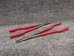 lot 96 image: Pair of SNAP-ON Long Needle Nose Pliers - About 14 Long