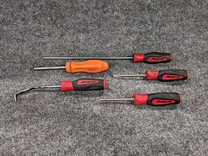 lot 100 image: Lot of SNAP-ON Screwdrivers