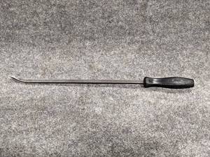 lot 117 image: SNAP-ON 24 Pry Bar