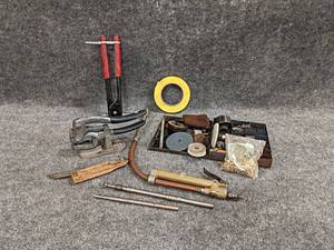 lot 123 image: Assorted Hole Saw Bits, Die Grinder Bits, Rivet Gun and More