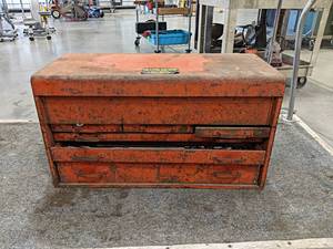lot 129 image: Vintage SNAP-ON Metal Toolchest (26 x 14 x 12) w Contents - Craftsman. Wright and More - NO SHIPPING