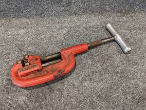 lot 136 image: RIDGID No.2A-202 Pipe Cutter - Cuts from 18 to 2