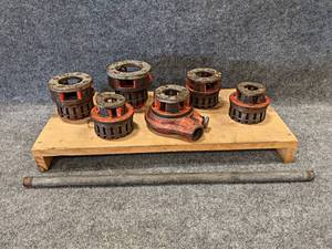lot 137 image: NYE Pipe Threader w Dies - 1, 12,1-14, 34, 2, 1-12