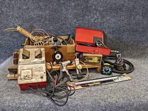 lot 138 image: Large Lot of Assorted Test Equipment