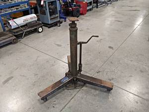 lot 230 image: MANZEL 7000E Transmission Lift - 38 Tall when Closed - NO SHIPPING