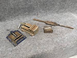 lot 235 image: Drill Press Vises, V-Block and Tap handle
