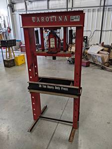 lot 49 image: CAROLINA 20-Ton Press - Stands about 65 Tall - NO SHIPPING