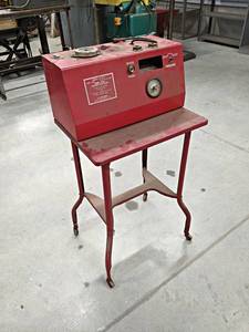 lot 305 image: Design Activity Spark Plug Cleaner and Tester - Model JAT 5000 - NO SHIPPING