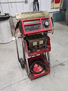 lot 22 image: SNAP-ON Heavy Duty Starting and Charging System Tester - Model MT1560 w Charger on Cart - NO SHIPPING