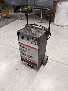 lot 309 image: Schumacher 6V12V, 21050A Battery Charger - Model SE-2158 - NO SHIPPING